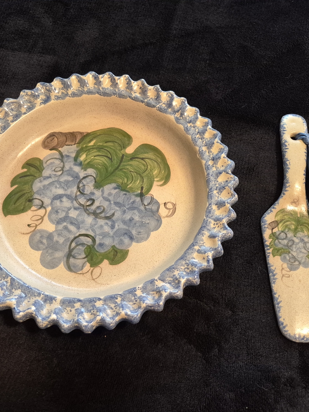 ​Vintage Country Crafts Arkansas Blueberry Pie Dish & Serving Platter Set